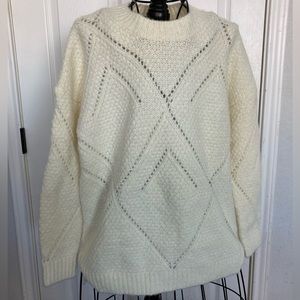 Lulus women’s cream oversized sweater small